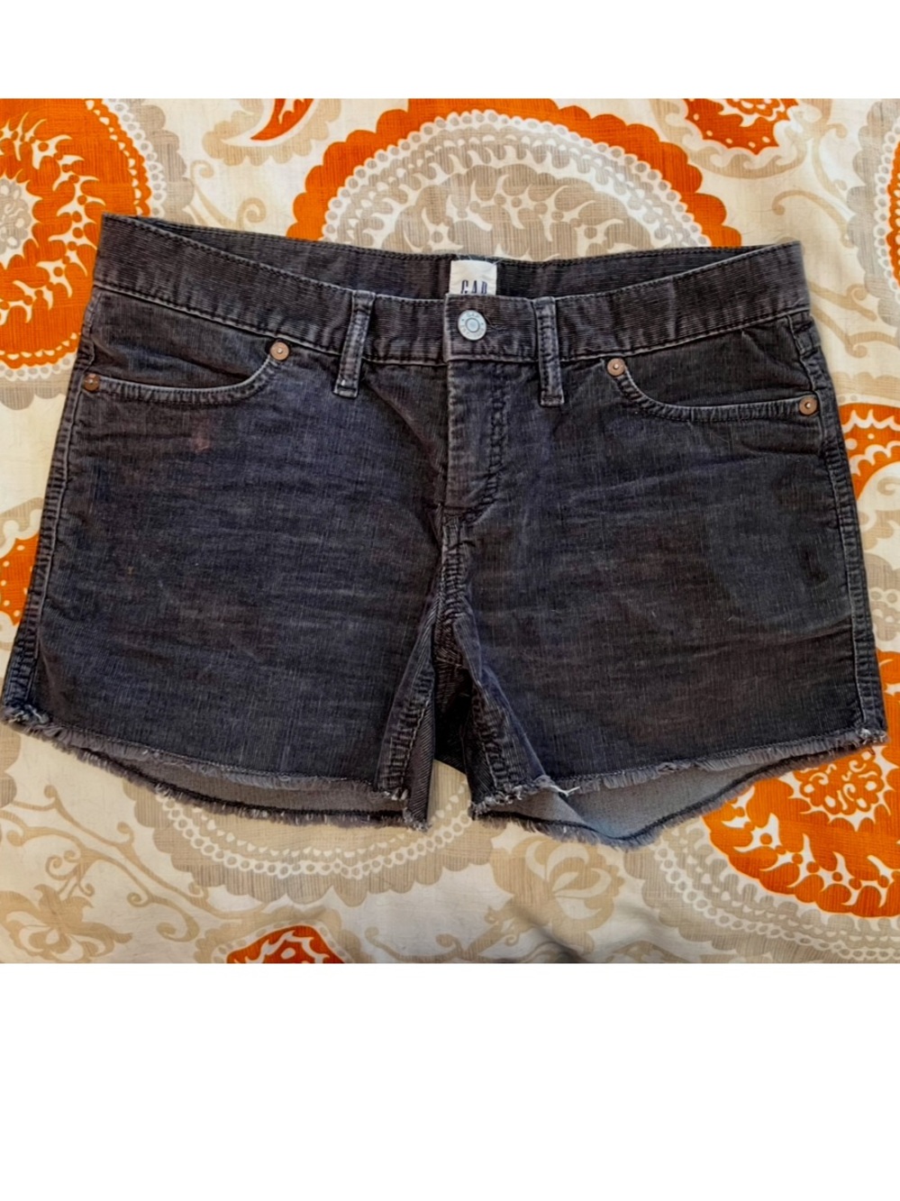 GAP Black Corduroy Cutoff/Raw Hem Shorts 4 Four pocket Jean design rivets loops
